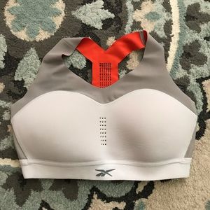 Reebok sports bra 🌸